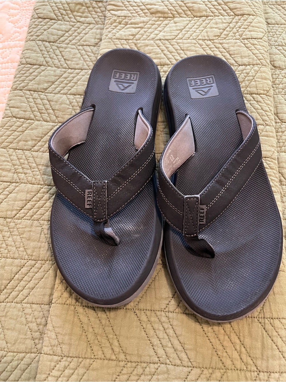 Reef Men’s Black and Brown Padded Toe-Post Flip Flops